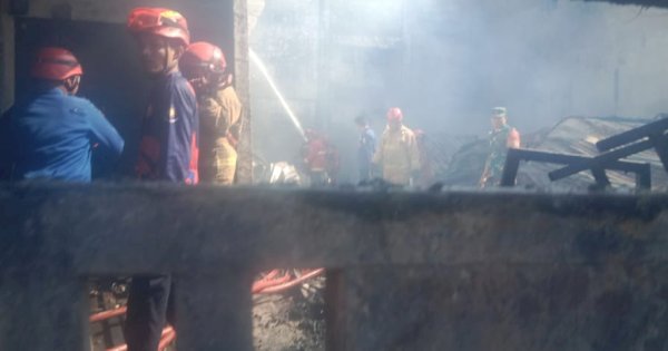 Usaha Karangan Bunga di Makassar Ludes Terbakar: 3 Titik Terdampak