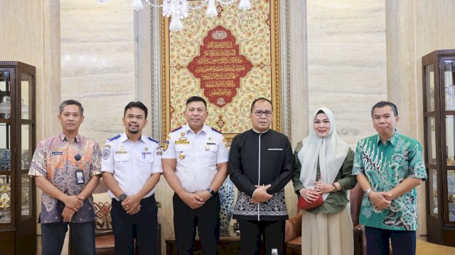 Kepala BPTD Kelas II Sulsel, Bahar Latief bersama Wali Kota Makassar Moh Ramdhan Pomanto. Foto: HN/Sinta