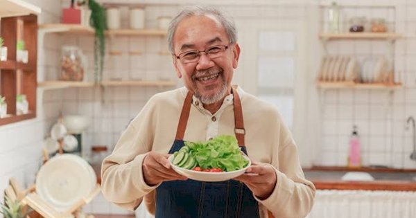 Sedang Penuhi Nutrisi Baik untuk Lansia? Tips Dinkes Makassar ini Layak Dicoba