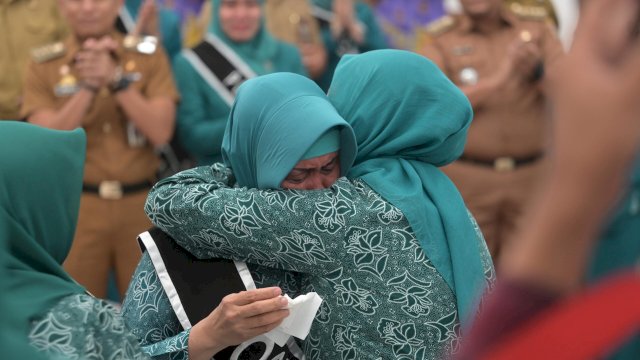 Indira Yusuf Ismail bersama jajaran TP PKK Makassar. Foto: dok humas