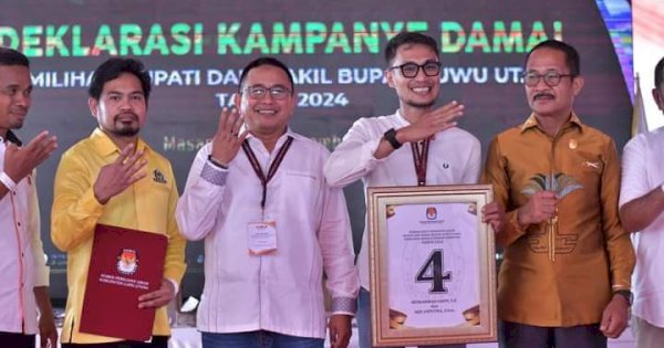 Sesi Foto Paslon Fauzi-Ajie: Tersorot Basir Tidak Salam 4 Jari, Bentuk Kecewa?