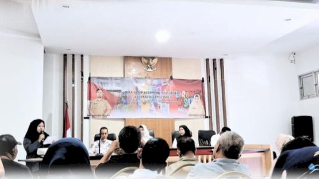 Kasubag Perencanaan dan Keuangan Tamalanrea Buka Kegiatan Bina Arsip untuk Kelompok Masyarakat