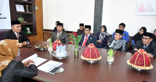 Plh Sekda Sinjai Kumpulkan OPD di Ruang Kerjanya