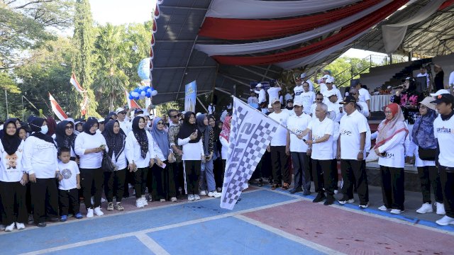 Pemkab Pangkep Gelar Jalan Santai,&nbsp; Siapkan Makanan Gratis untuk Peserta