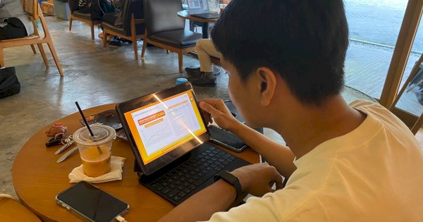 Jaringan Indosat Lancar, Jurnalis Ini Nikmati Konferensi Pers Virtual Tanpa Gangguan