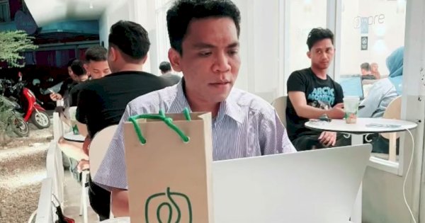 Produktif di Luar Kampus: Abdul Razak Manfaatkan Koneksi Indosat untuk Mengajar