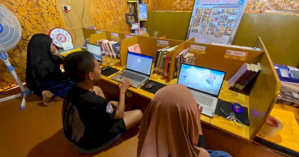 Anak Sekolah di Desa Bulucindea Terbantu Pendidikan Berkat WiFi Gratis IM3 di Rumah IT