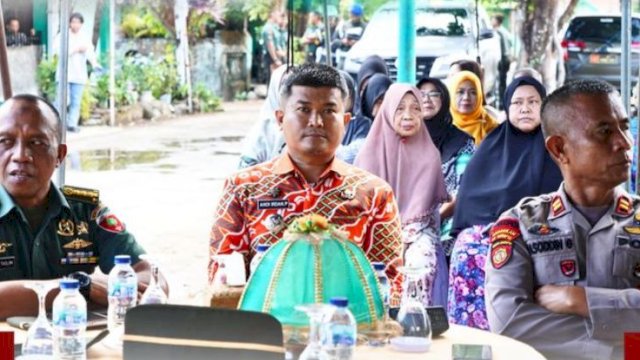 Camat Mamajang Hadiri Bakti Sosial Pemberian Sembako untuk Veteran dan Warakawuri di Asrama Mattoanging