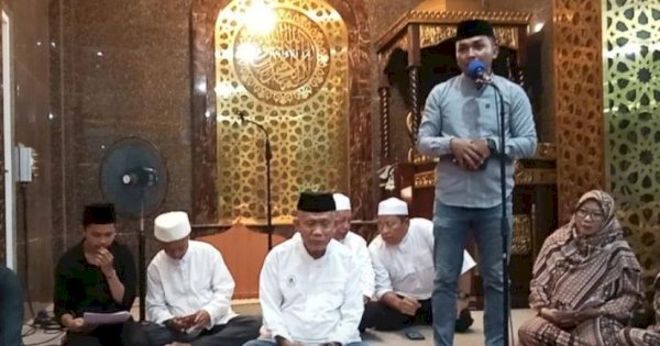 Sekcam Wajo Zamhir Islami Rahman Hadiri dan Beri Sambutan pada Peringatan Maulid Nabi di Masjid Wahyu, Kelurahan Malimongan Tua