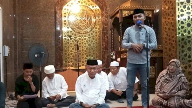Sekcam Wajo Zamhir Islami Rahman Hadiri dan Beri Sambutan pada Peringatan Maulid Nabi di Masjid Wahyu, Kelurahan Malimongan Tua