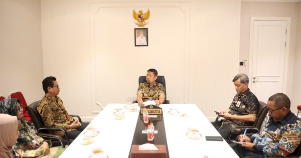 Pemkot Makassar dan UNM Bahas Sinergi Pemberdayaan Masyarakat Pulau Lakkang