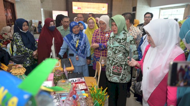 Suasana pameran gelar karya PAUD dan Pendidikan Non Formal (PNF) yang digelar di Aula Kantor Dinas Pendidikan Kota Makassar, Kamis (19/09/2024).