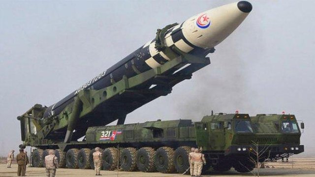 Penampakan rudal balistik. Foto: ist