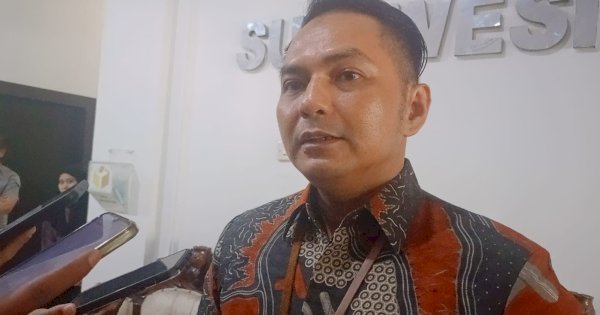 Setelah Viral Pamer Kartu Nama Paslon, Yasmin Mengaku Tak Kenal Orang-orang di Foto