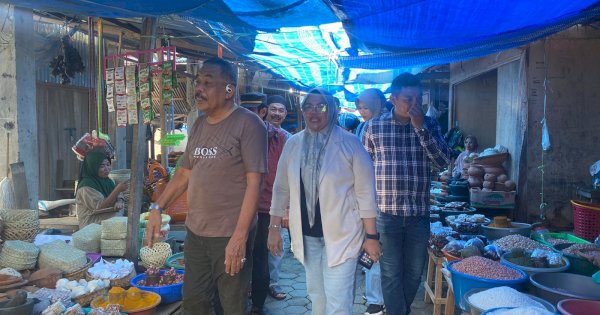 Setelah Blusukan di Pasar Sentral Sinjai ‘Santun’ Letakkan Batu Pertama Pembangunan Mushalla di Lappa