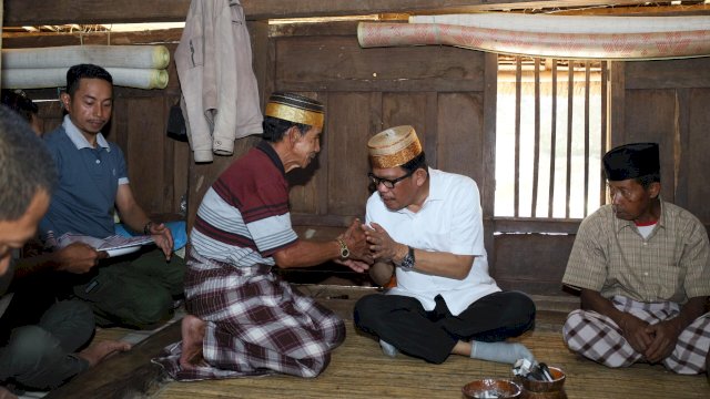 Azhar Temui Pemangku Adat Karampuang Sinjai, Komitmen Jaga dan Lestarikan Budaya