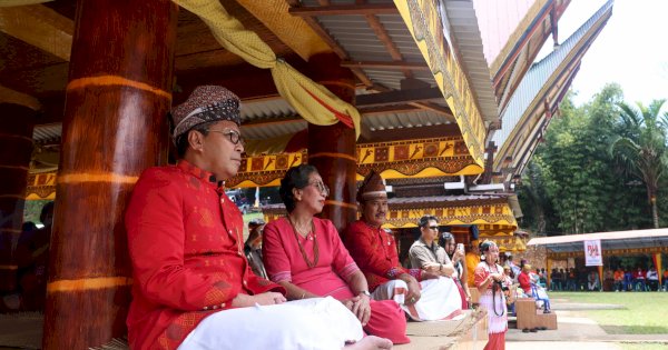 Makna Lunte Sanda Silalong, Gelar Kehormatan yang Diterima Danny Pomanto