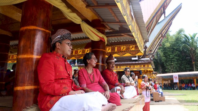 Makna Lunte Sanda Silalong, Gelar Kehormatan yang Diterima Danny Pomanto