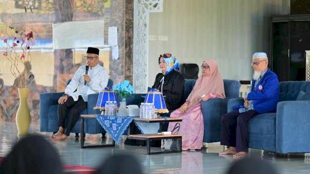 Kunjungi Pesantren Darul Aman, Fatmawati Rusdi Dapat Dukungan Tokoh Agama