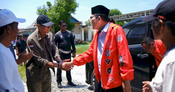 Janji Danny-Azhar Perbaiki Jalan Desa Benteng Lutra yang Tak ‘Indah’ Dilalui