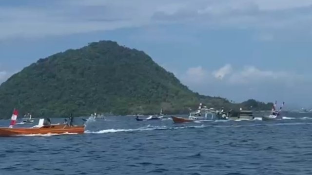 Ratusan Kapal Nelayan Kawal Kedatangan BerAKAR&#8217;mi di P9