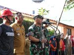 Peringati HUT TNI ke-79, Kodim 1408 Makassar Bersama Pemkot dan Masyarakat Gelar Karya Bakti Bersihkan Kanal