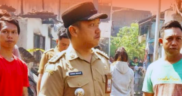 Camat Bontoala Pimpin Apel Pagi di Halaman Kantor Kecamatan