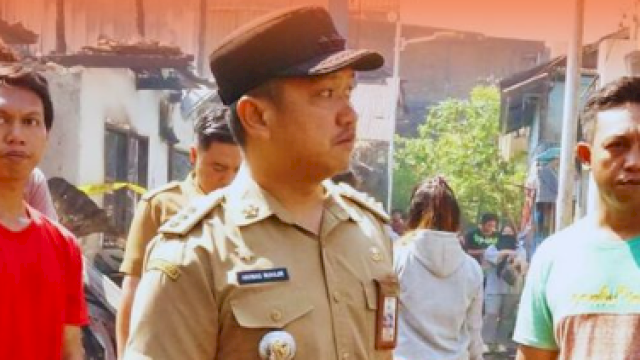 Camat Bontoala Pimpin Apel Pagi di Halaman Kantor Kecamatan