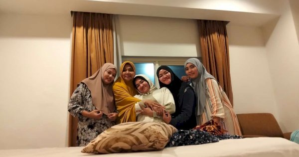 Momen Silaturahmi Keluarga, Fitriani Tetap Eksis di Media Sosial Berkat Koneksi Ngebut Indosat