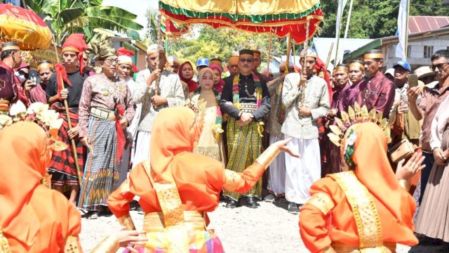 Pj Bupati Sinjai Ajak Masyarakat Jaga Kelestarian Kearifan Lokal