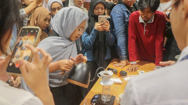Career Center Unhas Adakan Pelatihan Barista, Bekali Mahasiswa Keterampilan Profesional