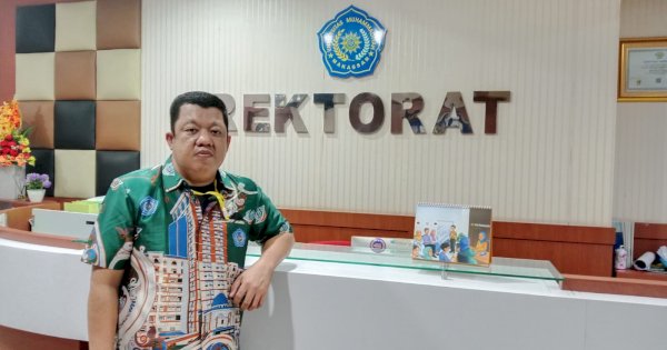 Jaringan Indosat, Kunci Produktivitas Bukhairul dalam Tugas Kehumasan di Unismuh Makassar