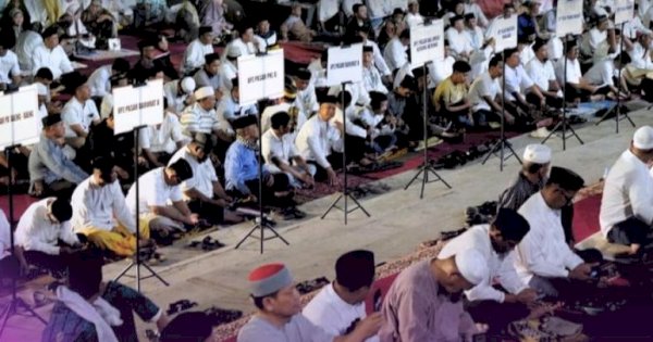 Pemerintah Kota Makassar Gelar Shalat Subuh Berjamaah dan Pelantikan UPZ BUMD di Anjungan City of Makassar