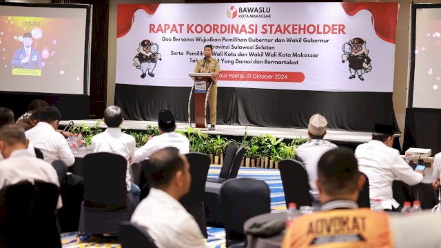 Pjs Wali Kota Makassar, Andi Arwin Azis, memberikan sambutan di Rapat Koordinasi Stakeholder Doa Bersama untuk Pilgub Sulsel dan Pilwalkot Makassar 2024 di Hotel Four Points, Selasa (01/10/2024).