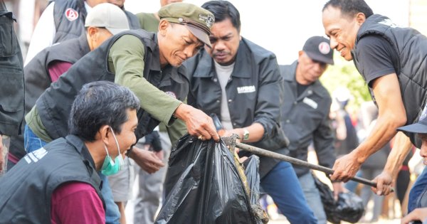 Pemkot Makassar Gelar Program Sabtu Bersih, Pj Sekda Kota Makassar Ajak Wujudkan Lingkungan Bersih dan Nyaman