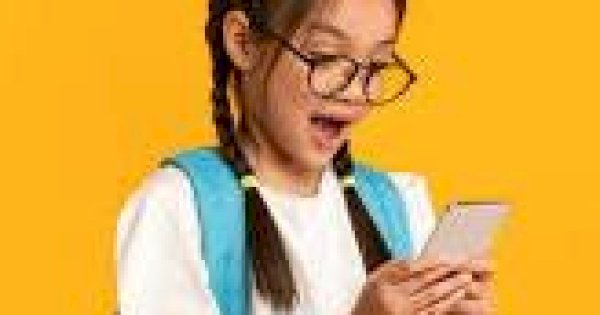 Jaringan Indosat Bantu Mutia Rahma Maksimalkan Kegiatan Belajar di SD Gowa
