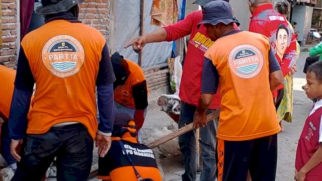 Satgas Tim PARITTA Dinas PU Makassar Bersihkan Sampah Saluran di Andi Tonro
