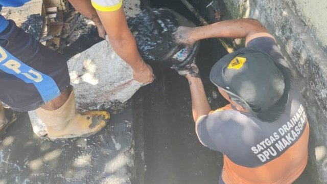 Cegah Genangan, Dinas PU Makassar Lakukan Percepatan Normalisasi Drainase