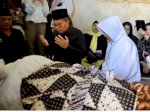 Danny Pomanto Melayat ke Rumah Duka Donny Kesuma, Sahabatnya Sejak Remaja