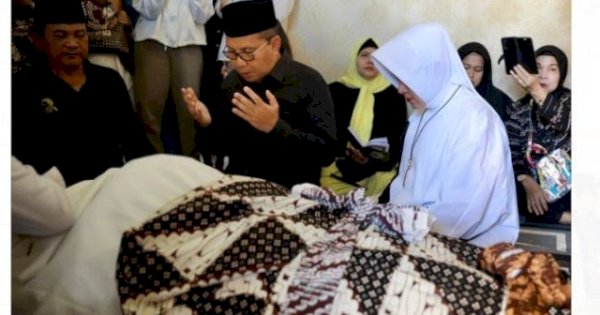 Danny Pomanto Melayat ke Rumah Duka Donny Kesuma, Sahabatnya Sejak Remaja