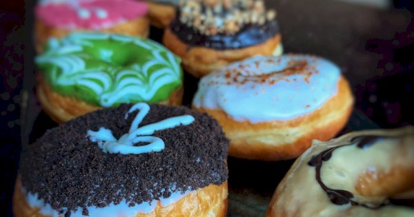 Akhir Tahun Lebih Manis dengan Promo Donat dan Hampers Aston Makassar