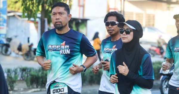 Pjs Wali Kota Lepas Peserta Fun Run AASAC SMA Islam Al-Azhar 12 Makassar