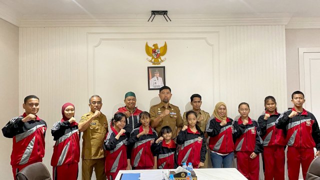 Arwin Lepas Tim Taekwondo Balaikota ke Kejuaraan Nasional KBPP Polri Jatim Cup