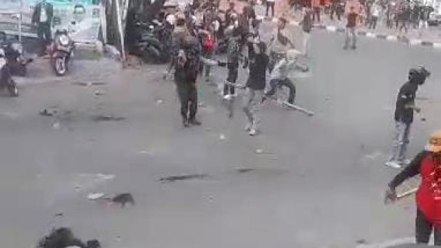 Debat Kedua Pilgub Sulsel Berlangsung Panas, Saling Sorak Hingga Lempar Batu