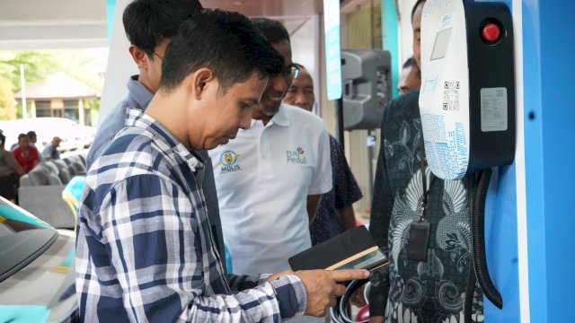 Hari Pahlawan, PLN Tambah SPKLU di Makassar Dukung Kendaraan Listrik