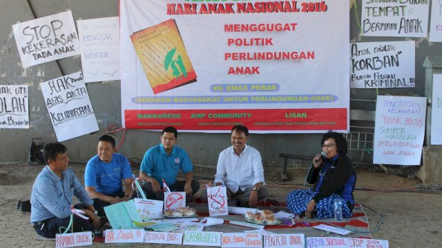 Gelar Diskusi Buku &#8220;Menggugat Politik Perlindungan Anak&#8221; di Kolong Fly Over Km 4 Makassar
