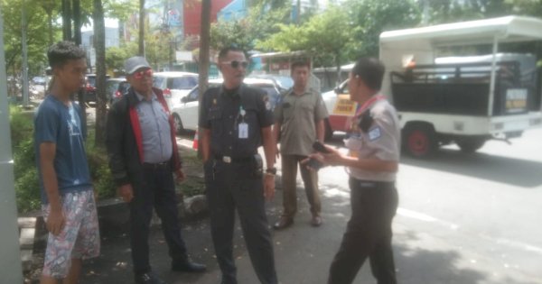 TRC Perumda Parkir Makassar Patroli Jukir Liar di Mariso