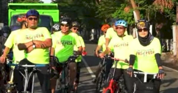 Kadis PU Makassar Gowes Sambil Gelar Sabtu Bersih