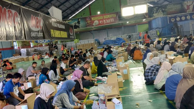 KPU Makassar Target Sortir Surat Suara Rampung 16 November 2024