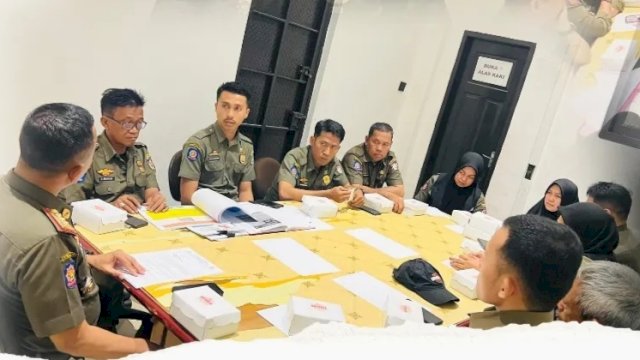 Rapat Internal Pembahasan Survey Kepuasan dan Forum Konsultasi Publik Satpol PP Makassar